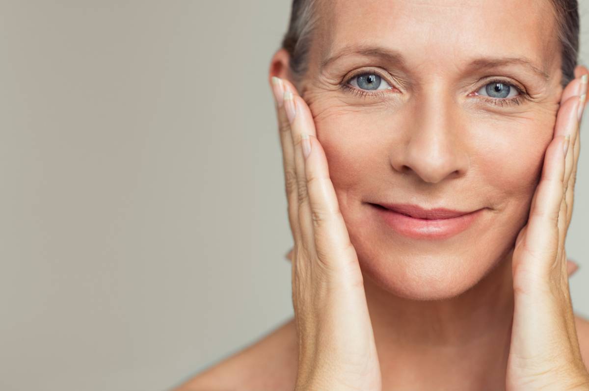 featured image for top 4 tips for choosing your facelift surgeon